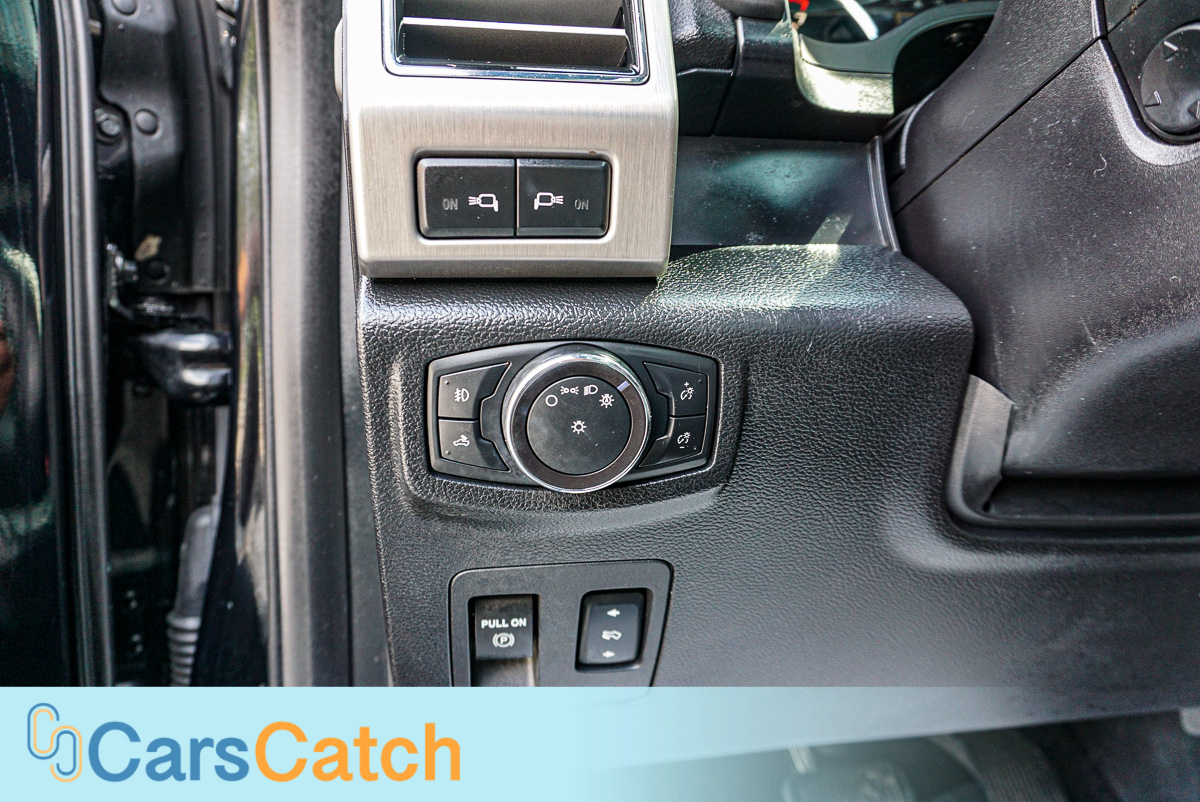 CARSCATCH - Used vehicle - Truck FORD F-150 2018