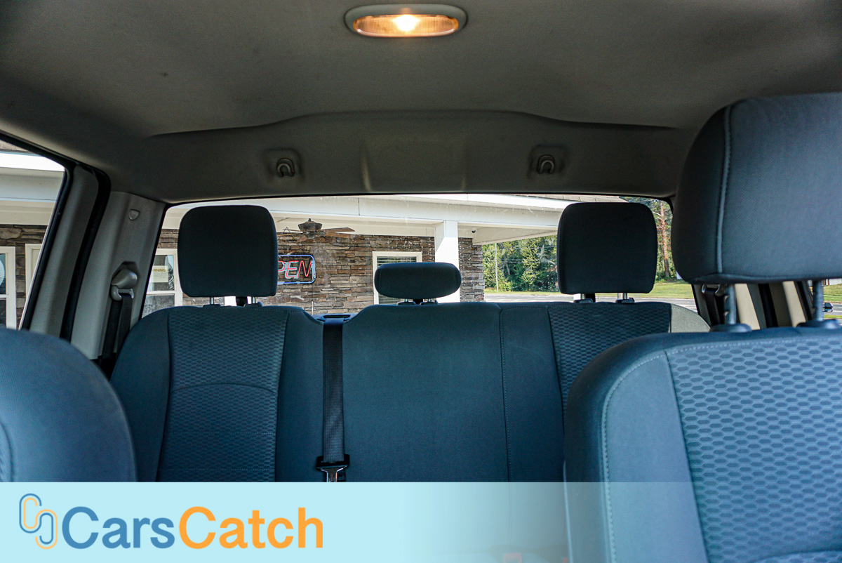 CARSCATCH - Used vehicle - Truck RAM 1500 2017