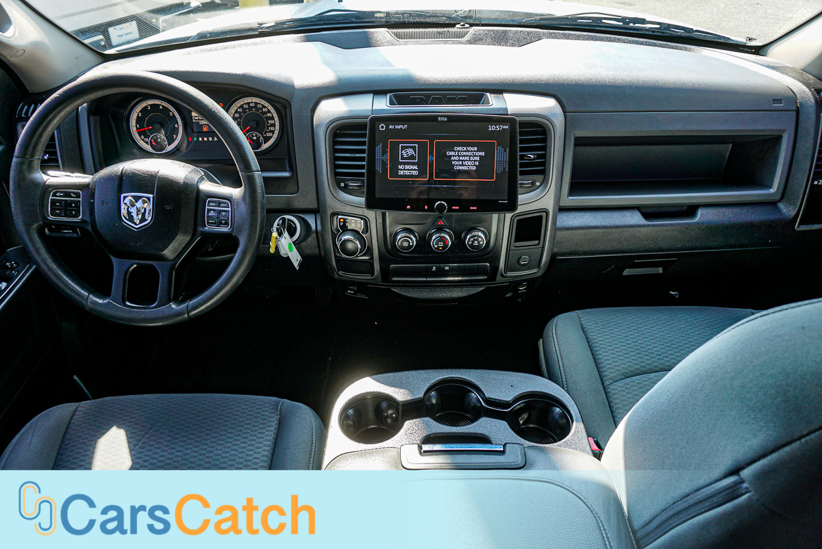 CARSCATCH - Used vehicle - Truck RAM 1500 2017