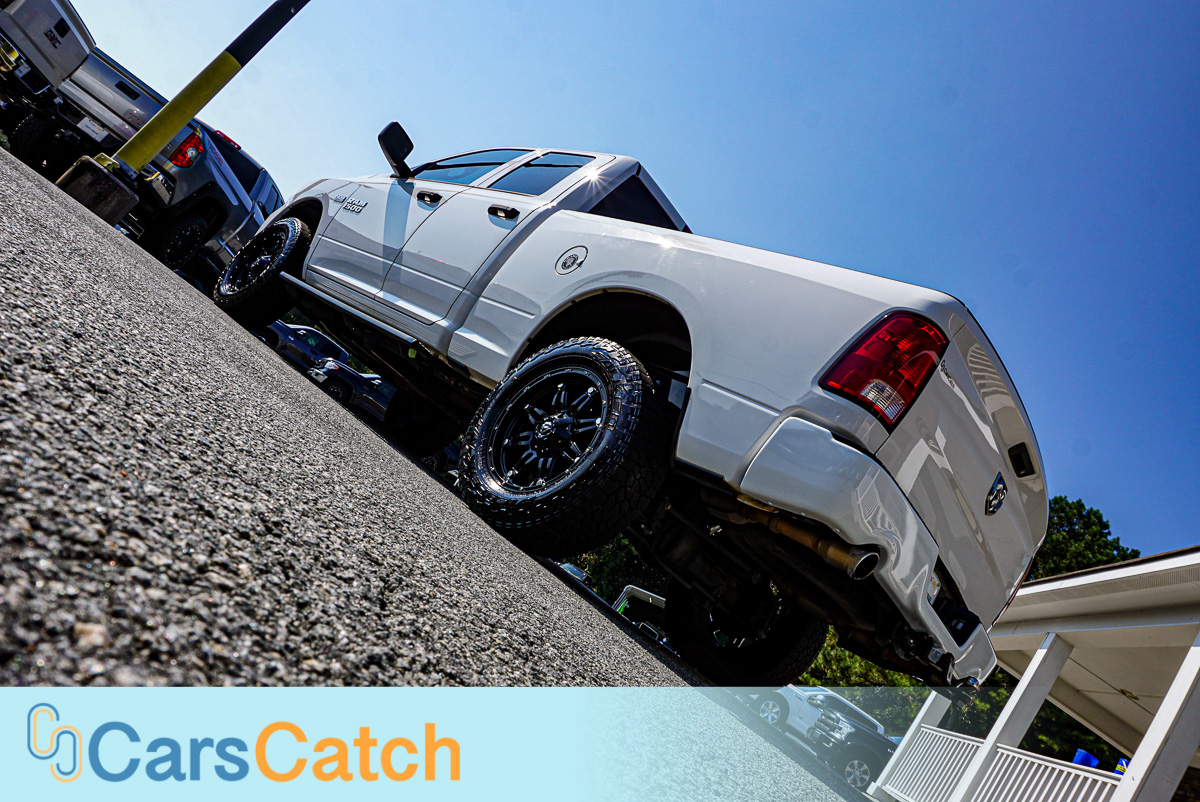 CARSCATCH - Used vehicle - Truck RAM 1500 2017