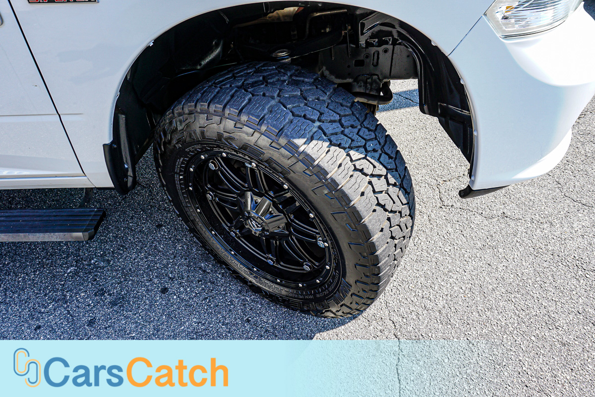 CARSCATCH - Used vehicle - Truck RAM 1500 2017