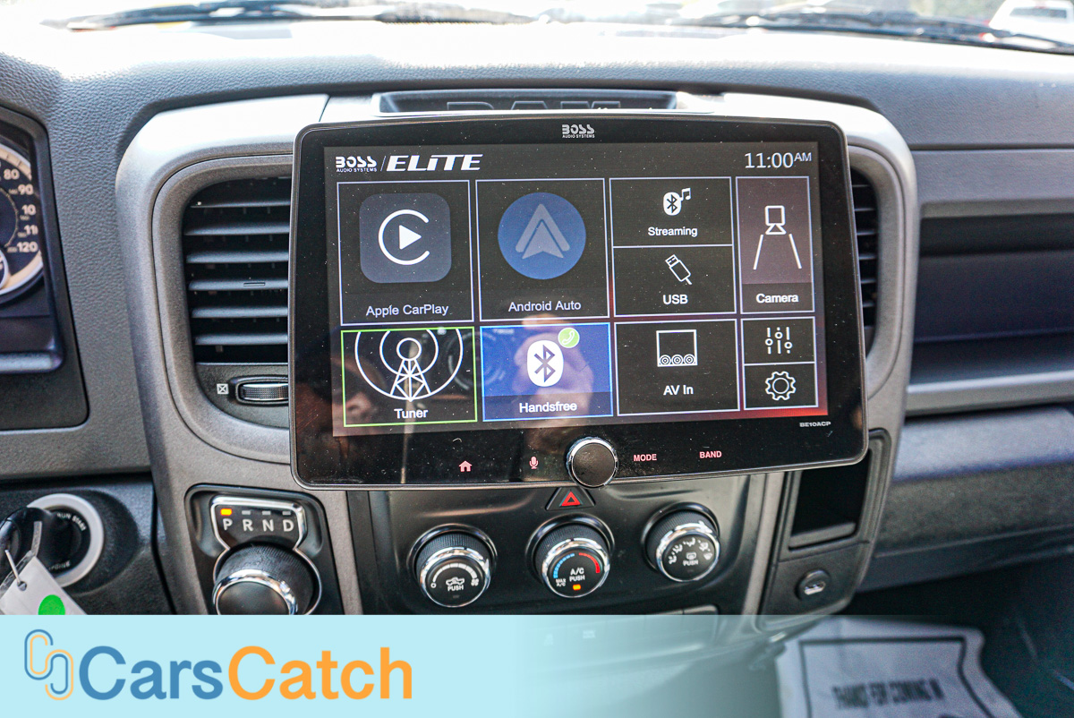 CARSCATCH - Used vehicle - Truck RAM 1500 2017