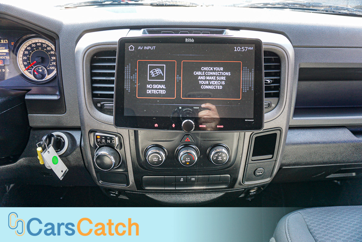 CARSCATCH - Used vehicle - Truck RAM 1500 2017