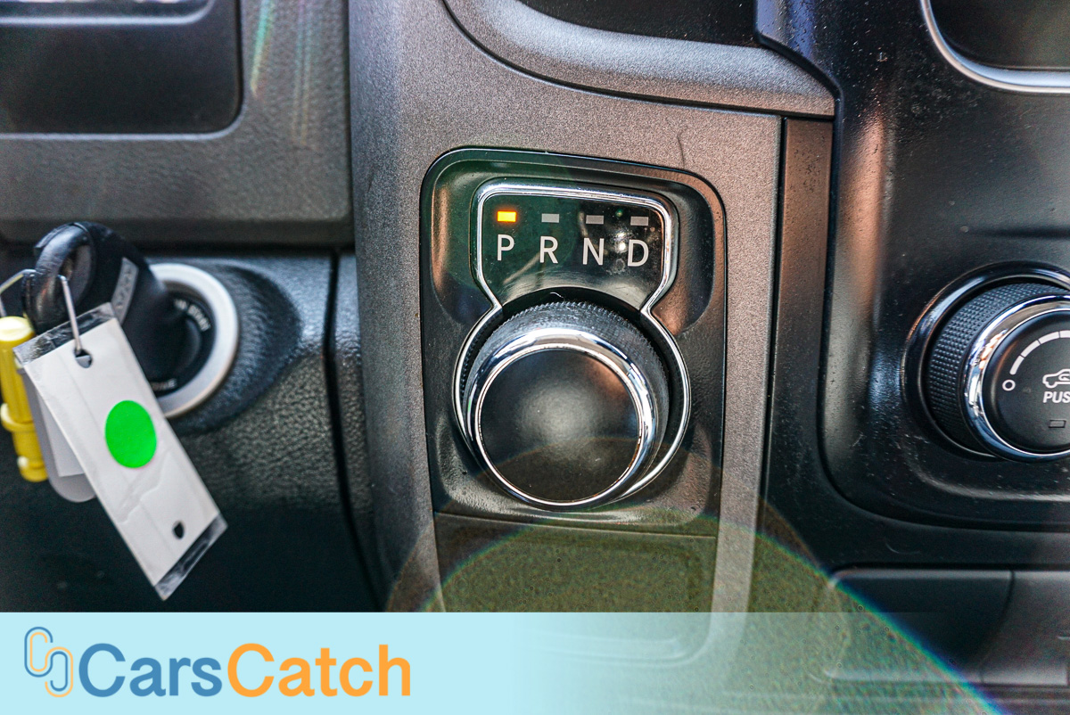 CARSCATCH - Used vehicle - Truck RAM 1500 2017