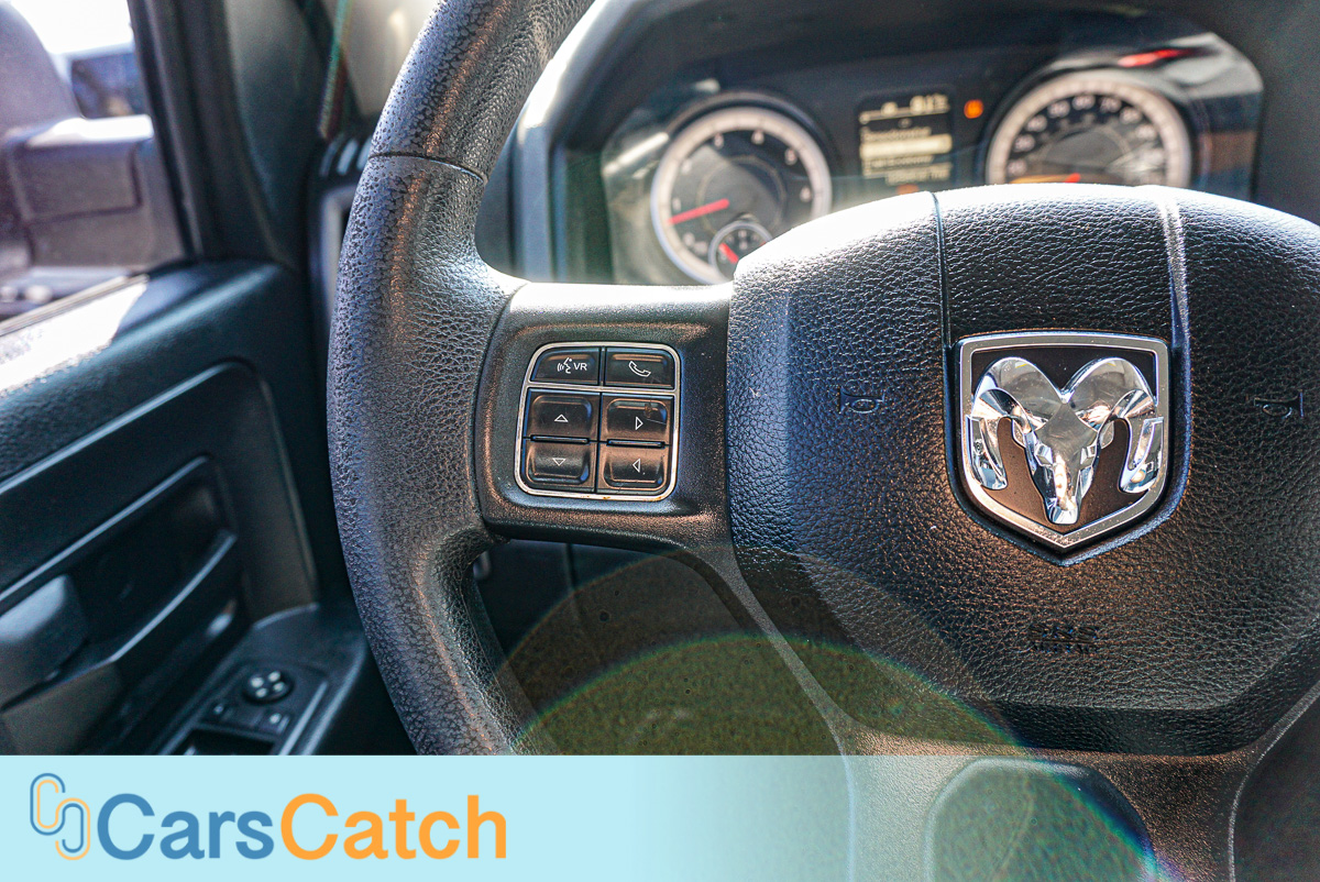 CARSCATCH - Used vehicle - Truck RAM 1500 2017