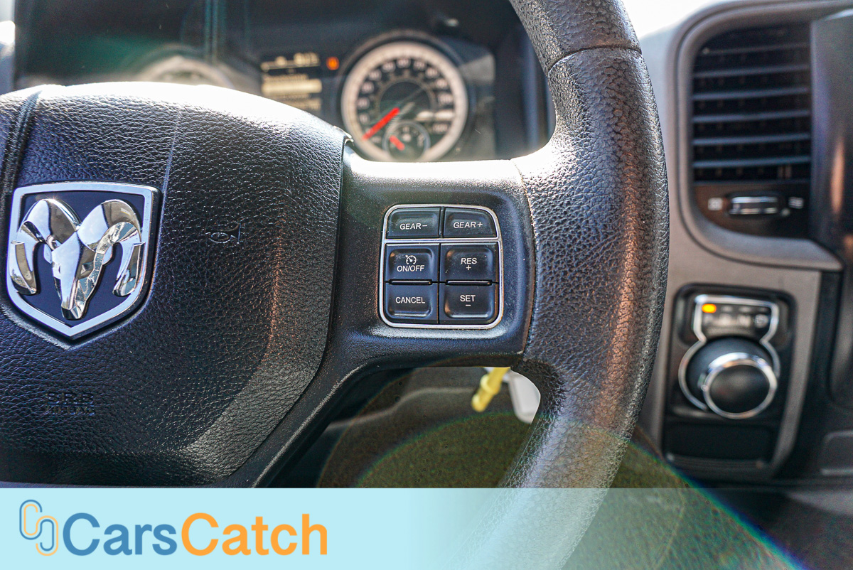 CARSCATCH - Used vehicle - Truck RAM 1500 2017