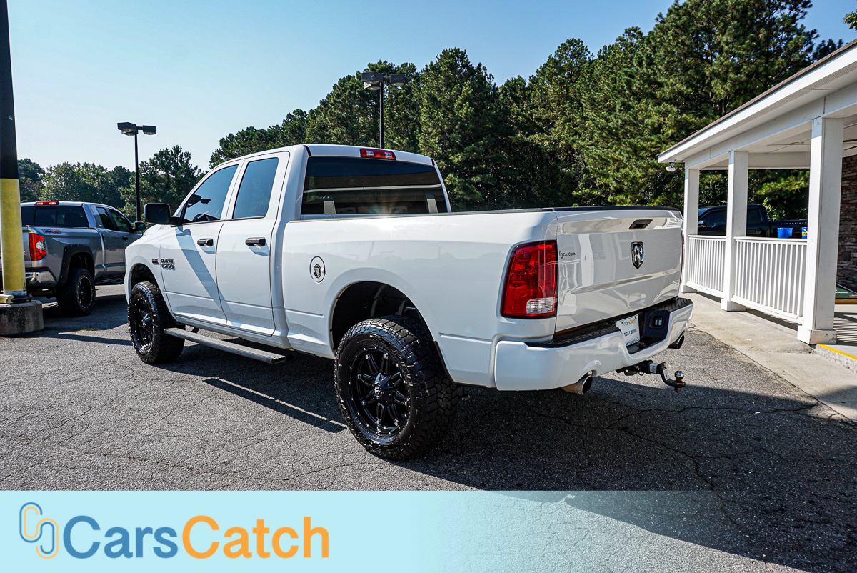 CARSCATCH - Used vehicle - Truck RAM 1500 2017