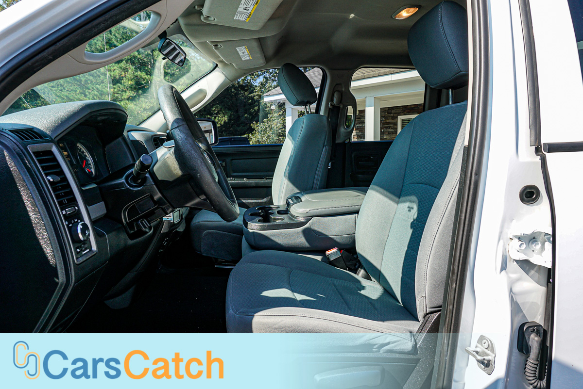 CARSCATCH - Used vehicle - Truck RAM 1500 2017