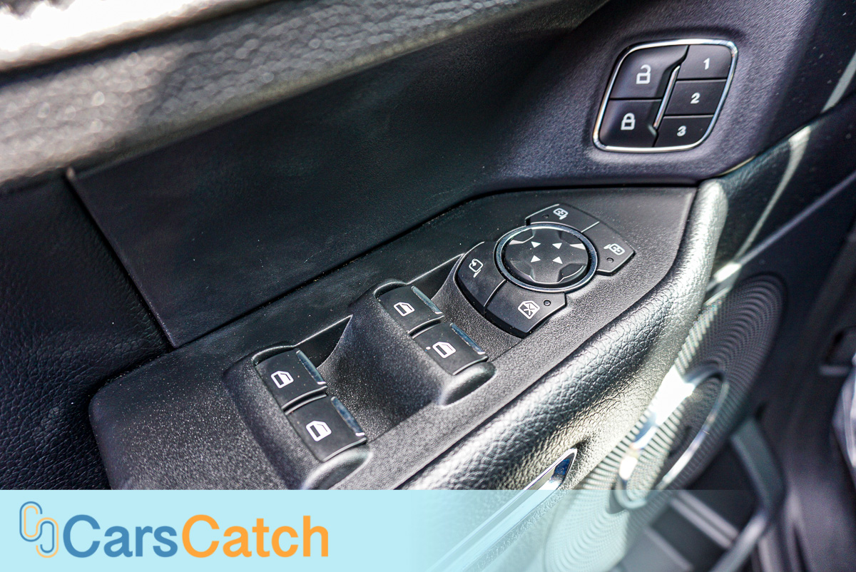 CARSCATCH - Used vehicle - SUV FORD EXPEDITION 2019