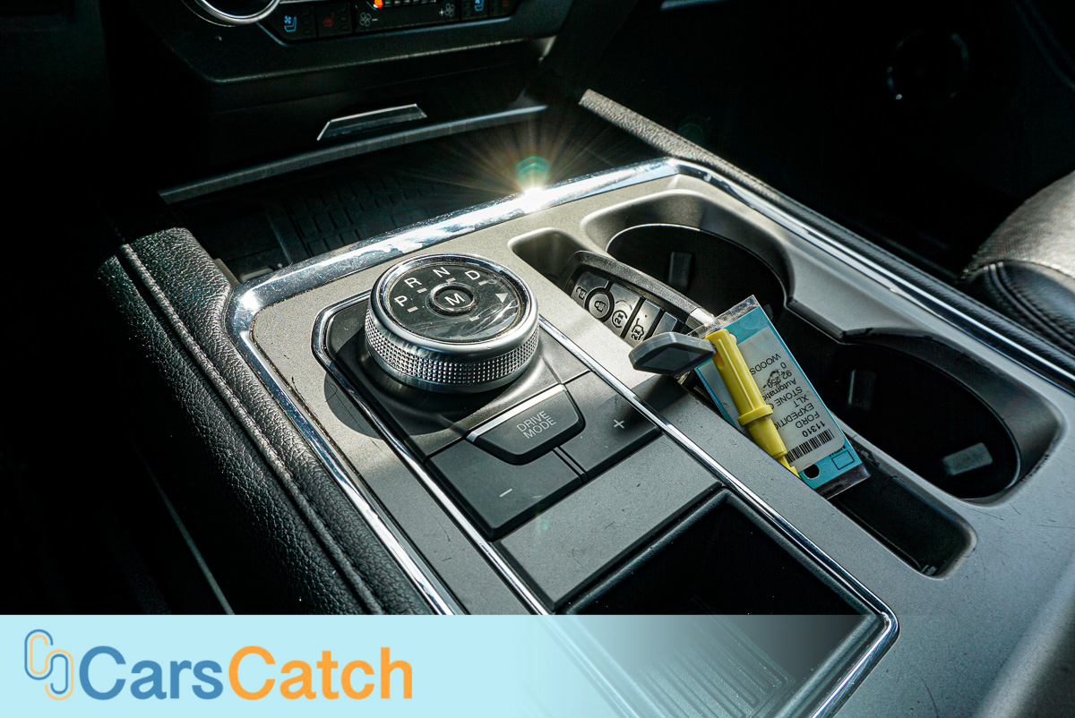 CARSCATCH - Used vehicle - SUV FORD EXPEDITION 2019