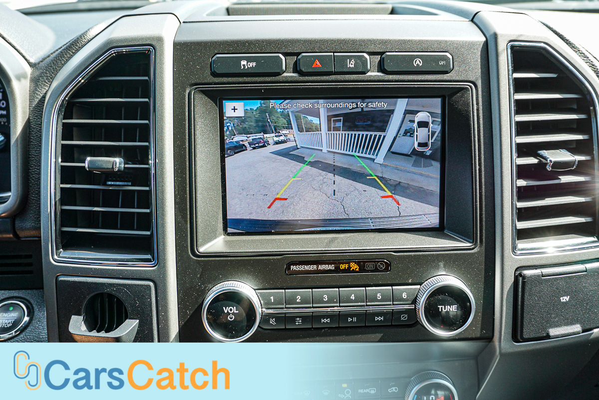 CARSCATCH - Used vehicle - SUV FORD EXPEDITION 2019