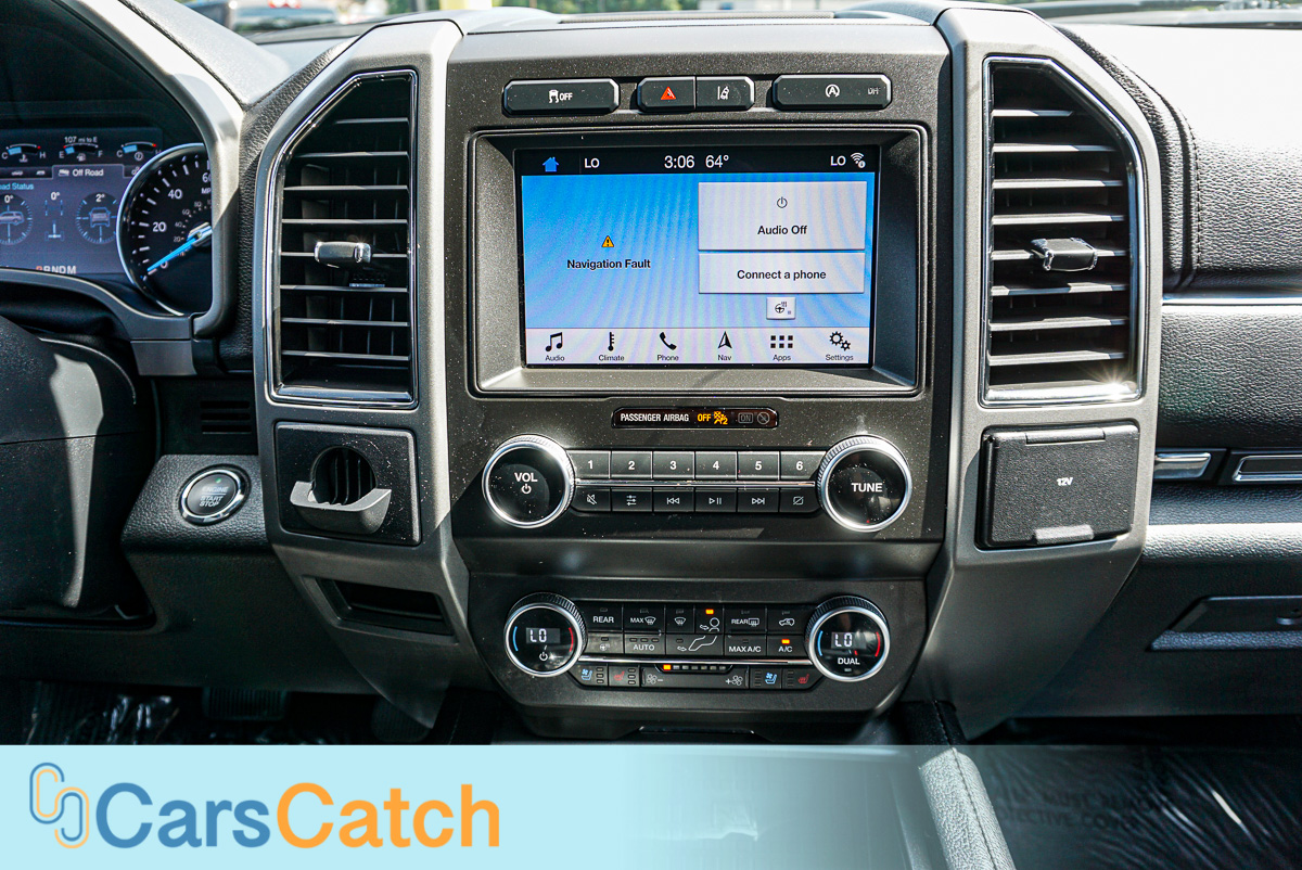 CARSCATCH - Used vehicle - SUV FORD EXPEDITION 2019