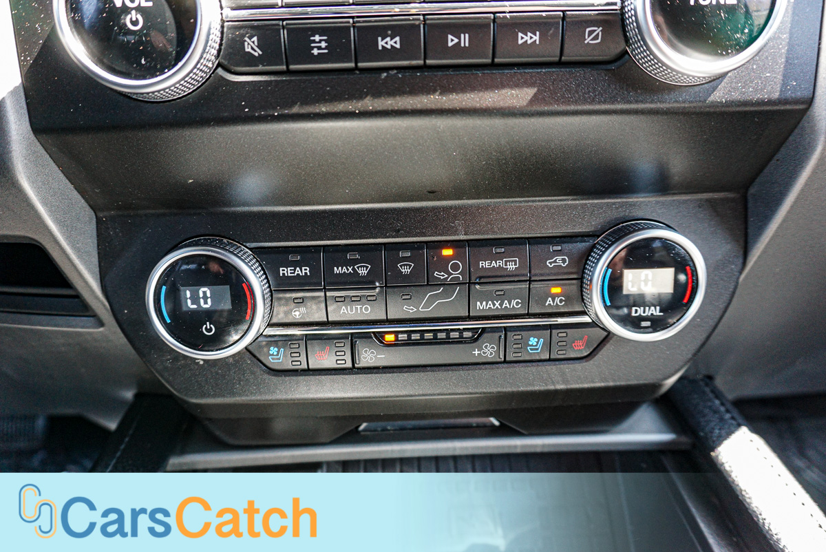 CARSCATCH - Used vehicle - SUV FORD EXPEDITION 2019