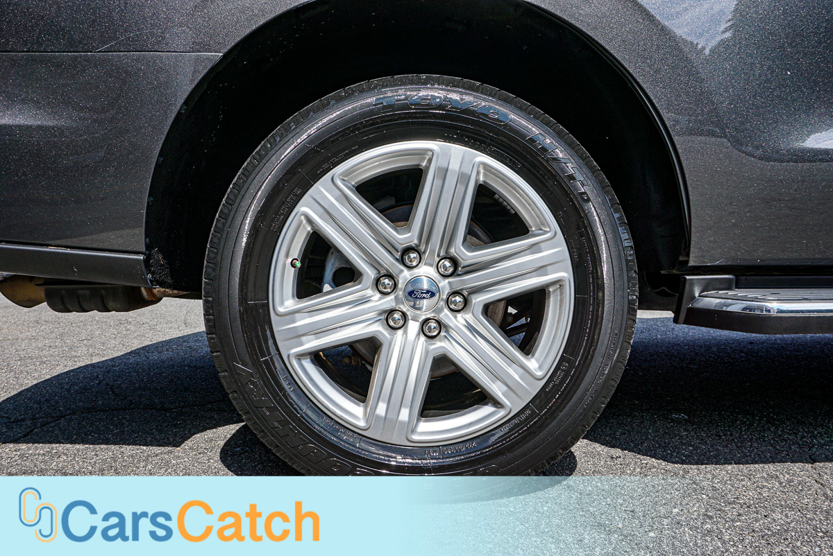 CARSCATCH - Used vehicle - SUV FORD EXPEDITION 2019