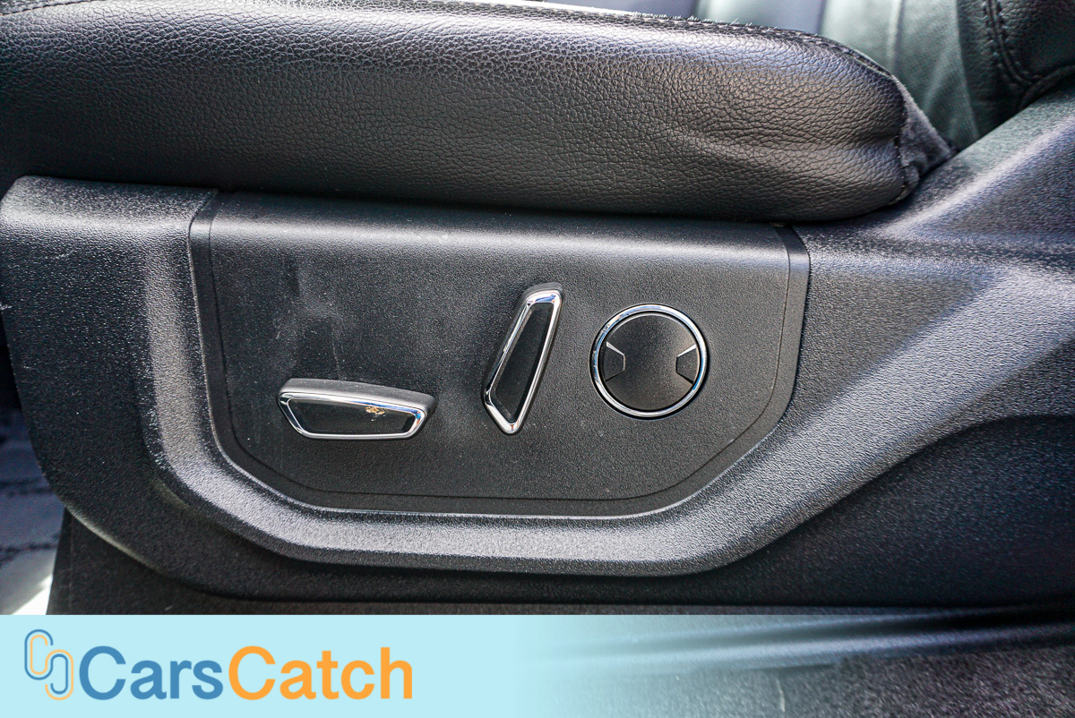 CARSCATCH - Used vehicle - SUV FORD EXPEDITION 2019