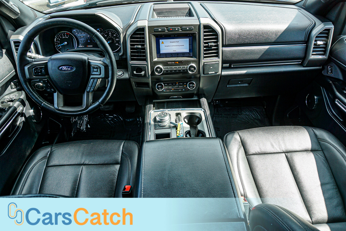 CARSCATCH - Used vehicle - SUV FORD EXPEDITION 2019