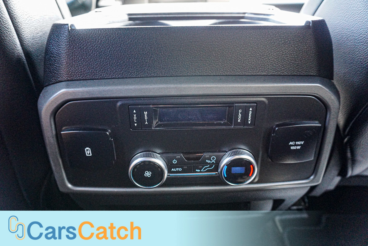 CARSCATCH - Used vehicle - SUV FORD EXPEDITION 2019