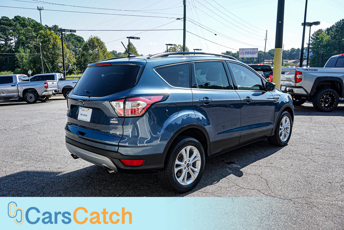CARSCATCH - Used vehicle - SUV FORD ESCAPE 2018