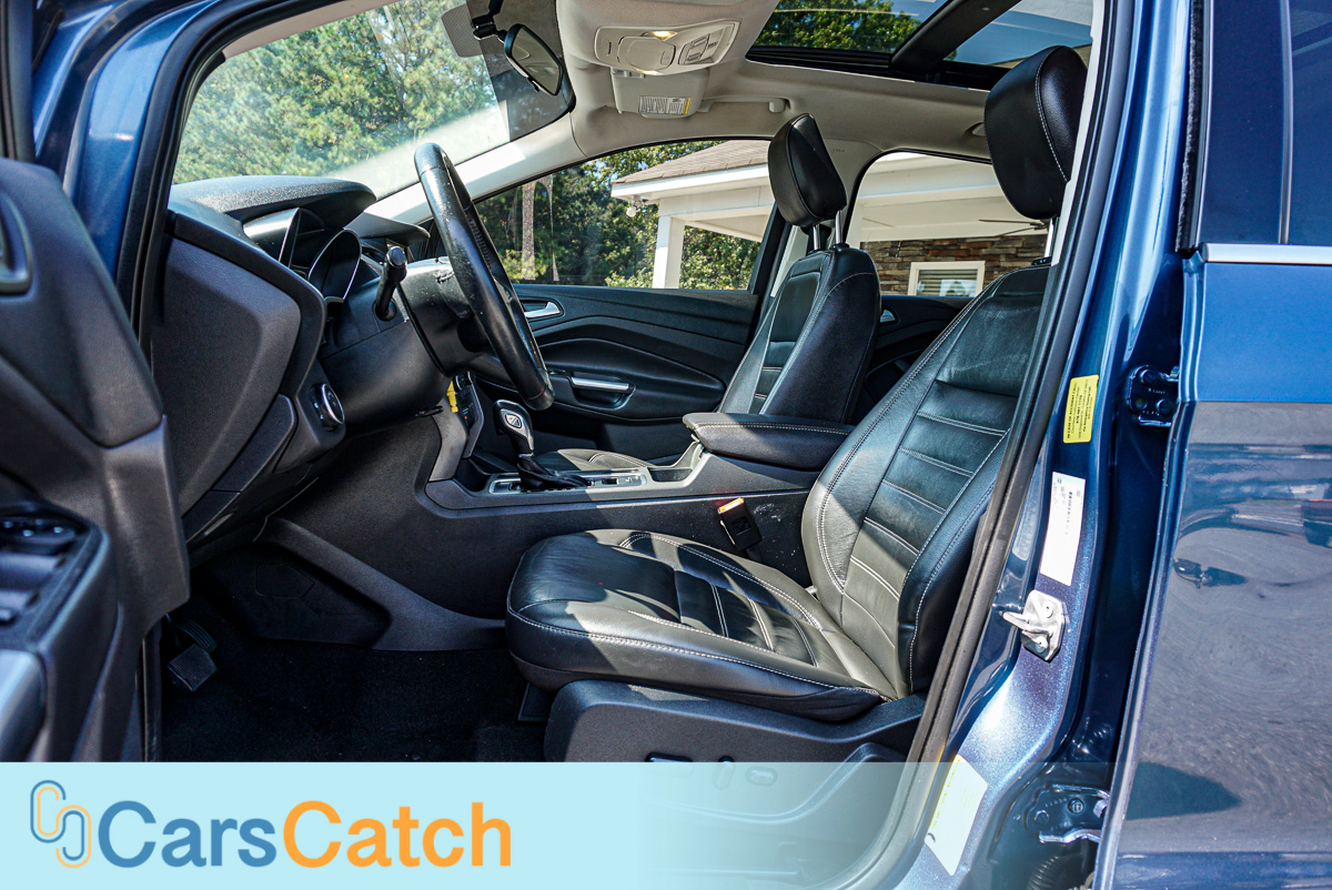 CARSCATCH - Used vehicle - SUV FORD ESCAPE 2018