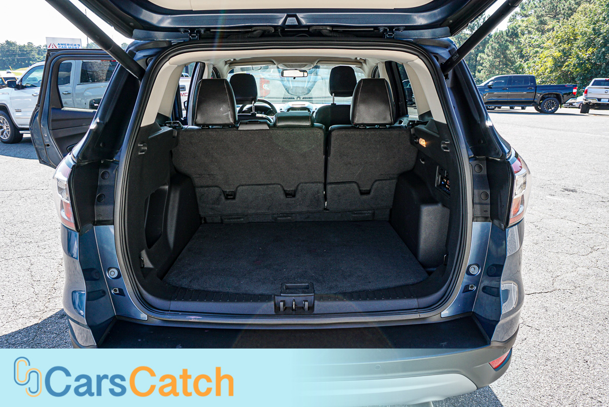 CARSCATCH - Used vehicle - SUV FORD ESCAPE 2018