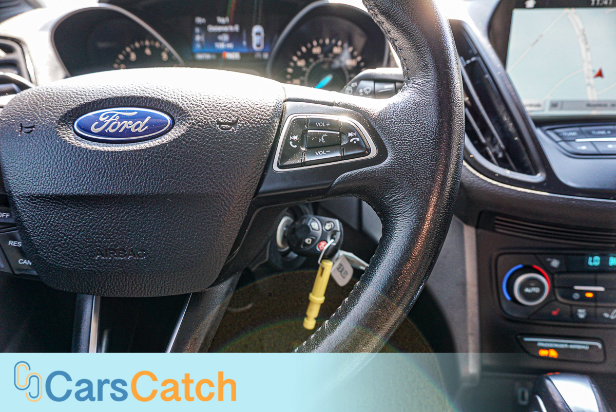 CARSCATCH - Used vehicle - SUV FORD ESCAPE 2018