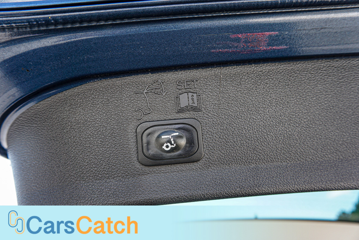 CARSCATCH - Used vehicle - SUV FORD ESCAPE 2018