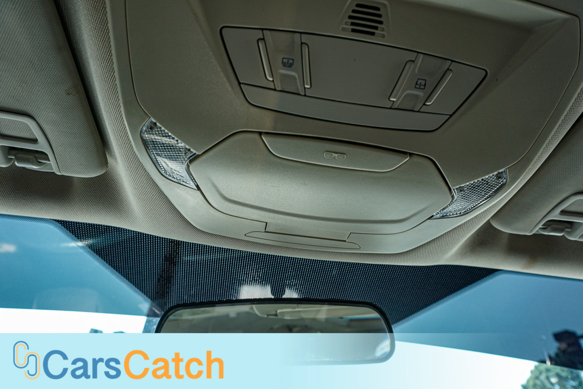 CARSCATCH - Used vehicle - SUV FORD ESCAPE 2018