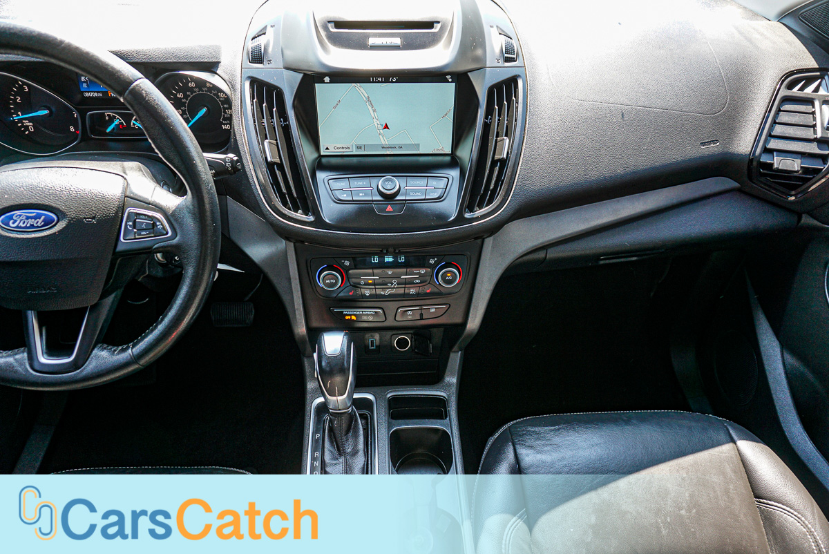 CARSCATCH - Used vehicle - SUV FORD ESCAPE 2018