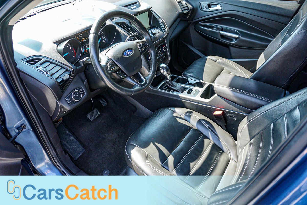 CARSCATCH - Used vehicle - SUV FORD ESCAPE 2018