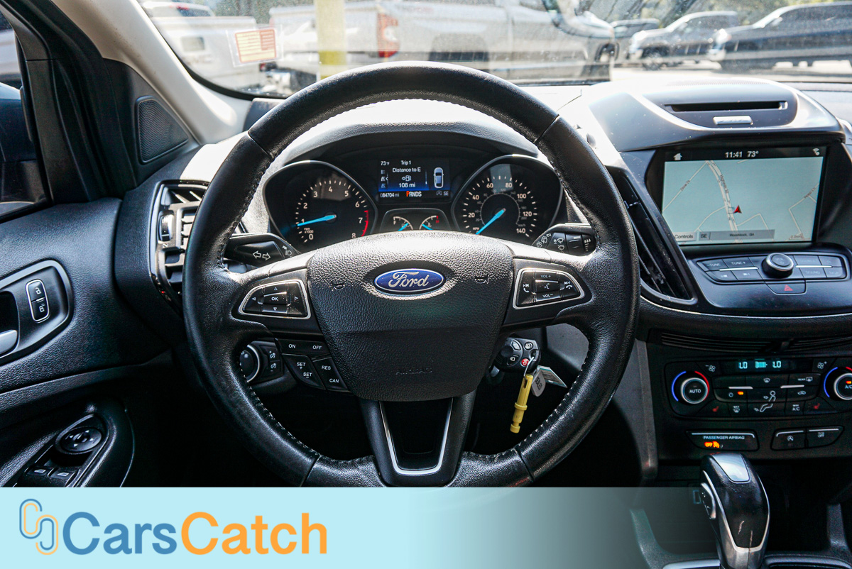 CARSCATCH - Used vehicle - SUV FORD ESCAPE 2018
