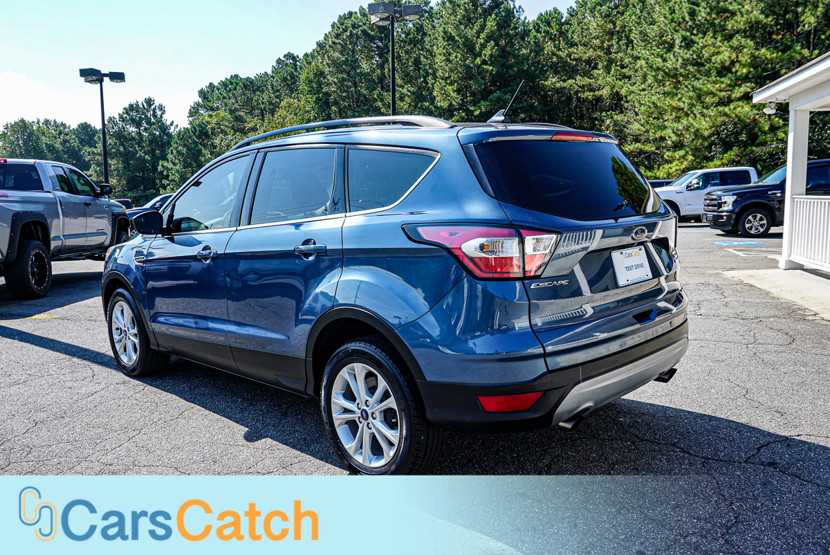 CARSCATCH - Used vehicle - SUV FORD ESCAPE 2018