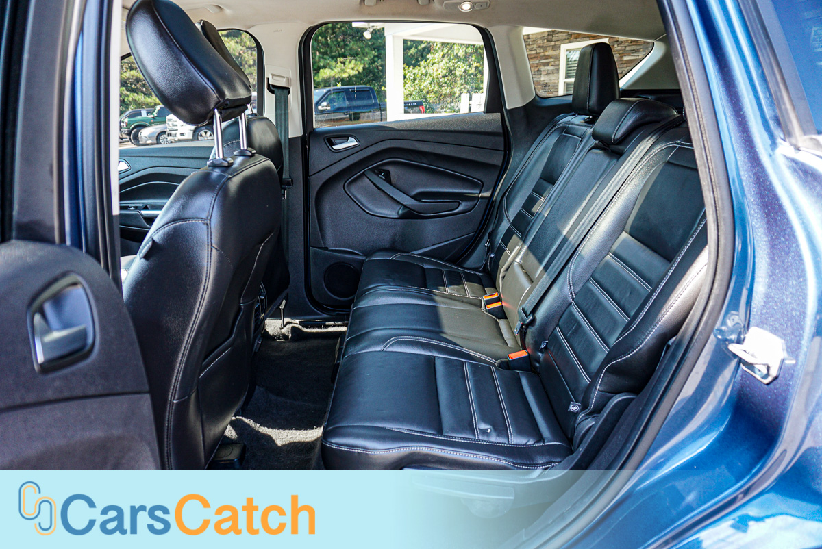 CARSCATCH - Used vehicle - SUV FORD ESCAPE 2018