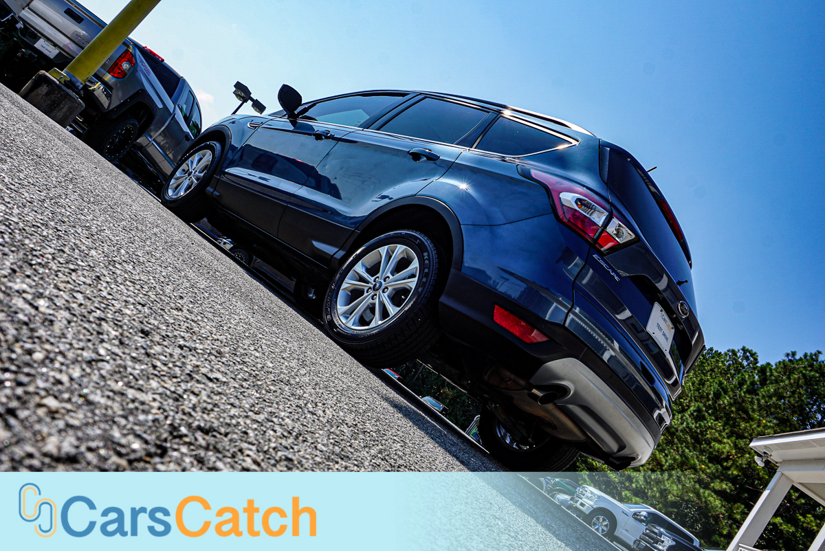 CARSCATCH - Used vehicle - SUV FORD ESCAPE 2018