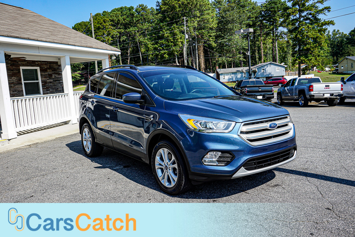 CARSCATCH - Used vehicle - SUV FORD ESCAPE 2018