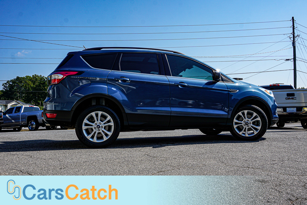 CARSCATCH - Used vehicle - SUV FORD ESCAPE 2018