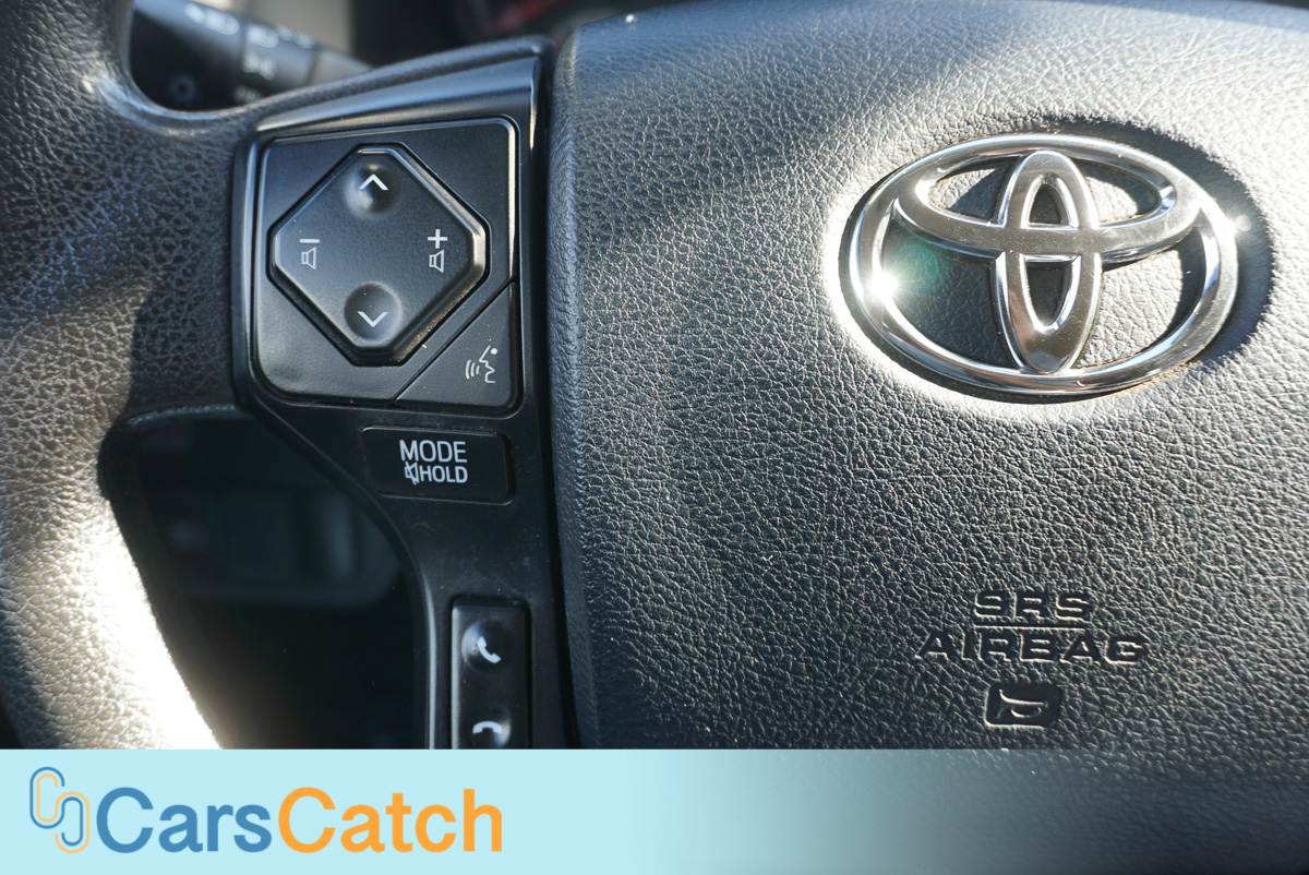 CARSCATCH - Used vehicle - Truck TOYOTA TACOMA 4WD 2020