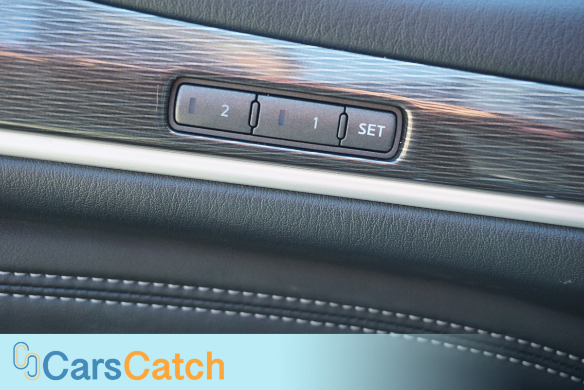 CARSCATCH - Used vehicle - SUV INFINITI QX60 2019