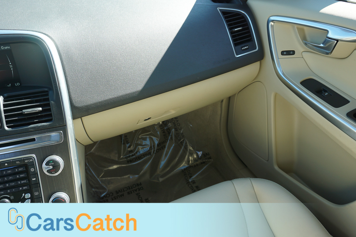 CARSCATCH - Used vehicle - SUV VOLVO XC60 2016