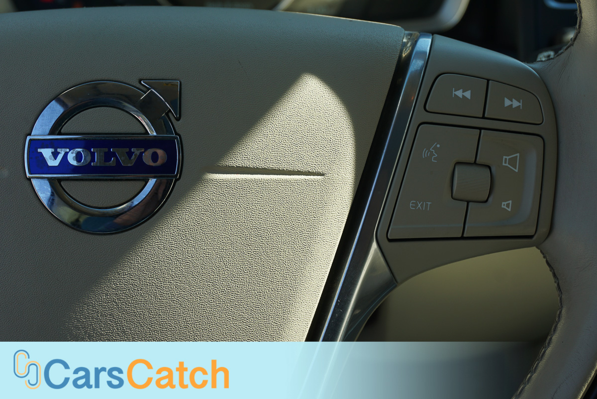 CARSCATCH - Used vehicle - SUV VOLVO XC60 2016