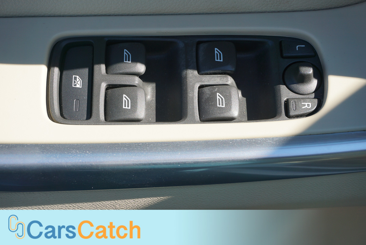 CARSCATCH - Used vehicle - SUV VOLVO XC60 2016