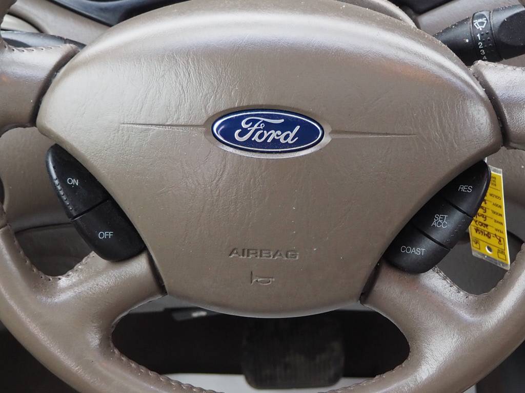 JP Motors Inc DBA Mathison Motors - Used vehicle - Sedan Ford Focus 2002