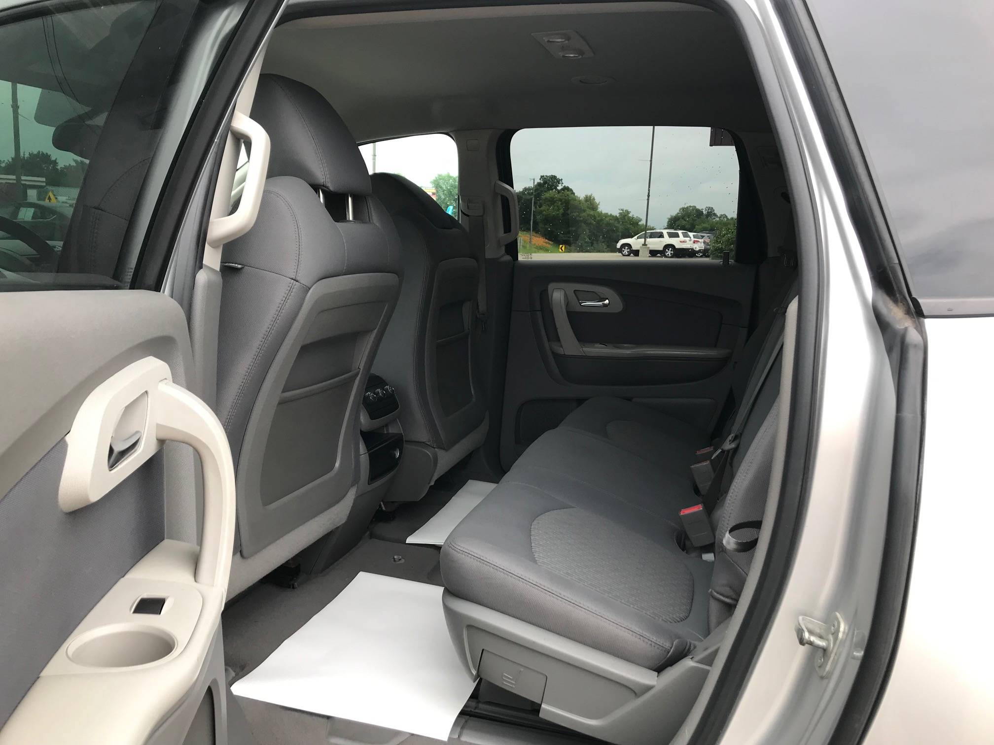 JP Motors Inc DBA Mathison Motors - Used vehicle - SUV CHEVROLET TRAVERSE 2010