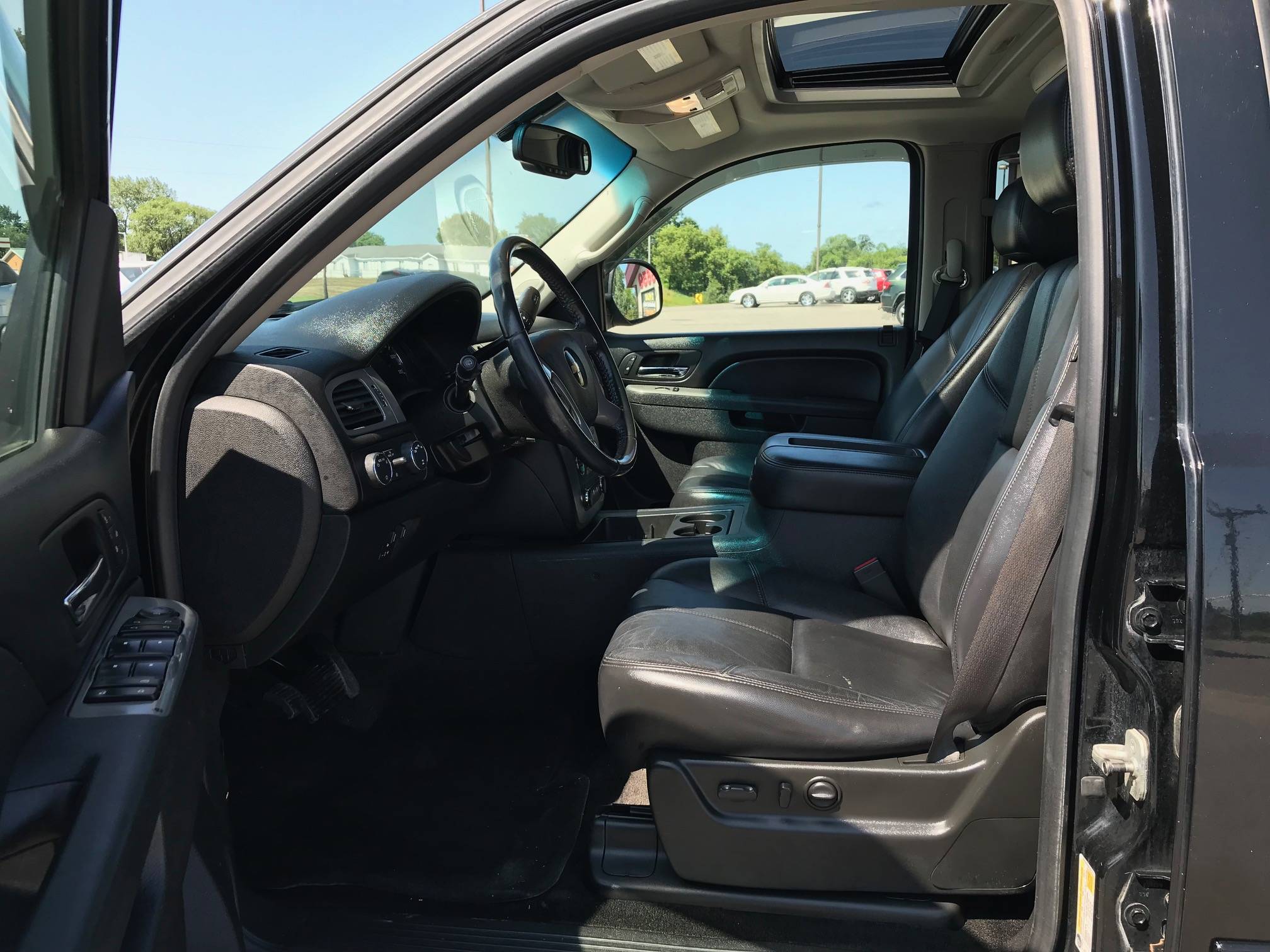 JP Motors Inc DBA Mathison Motors - Used vehicle - SUV CHEVROLET TAHOE 2010