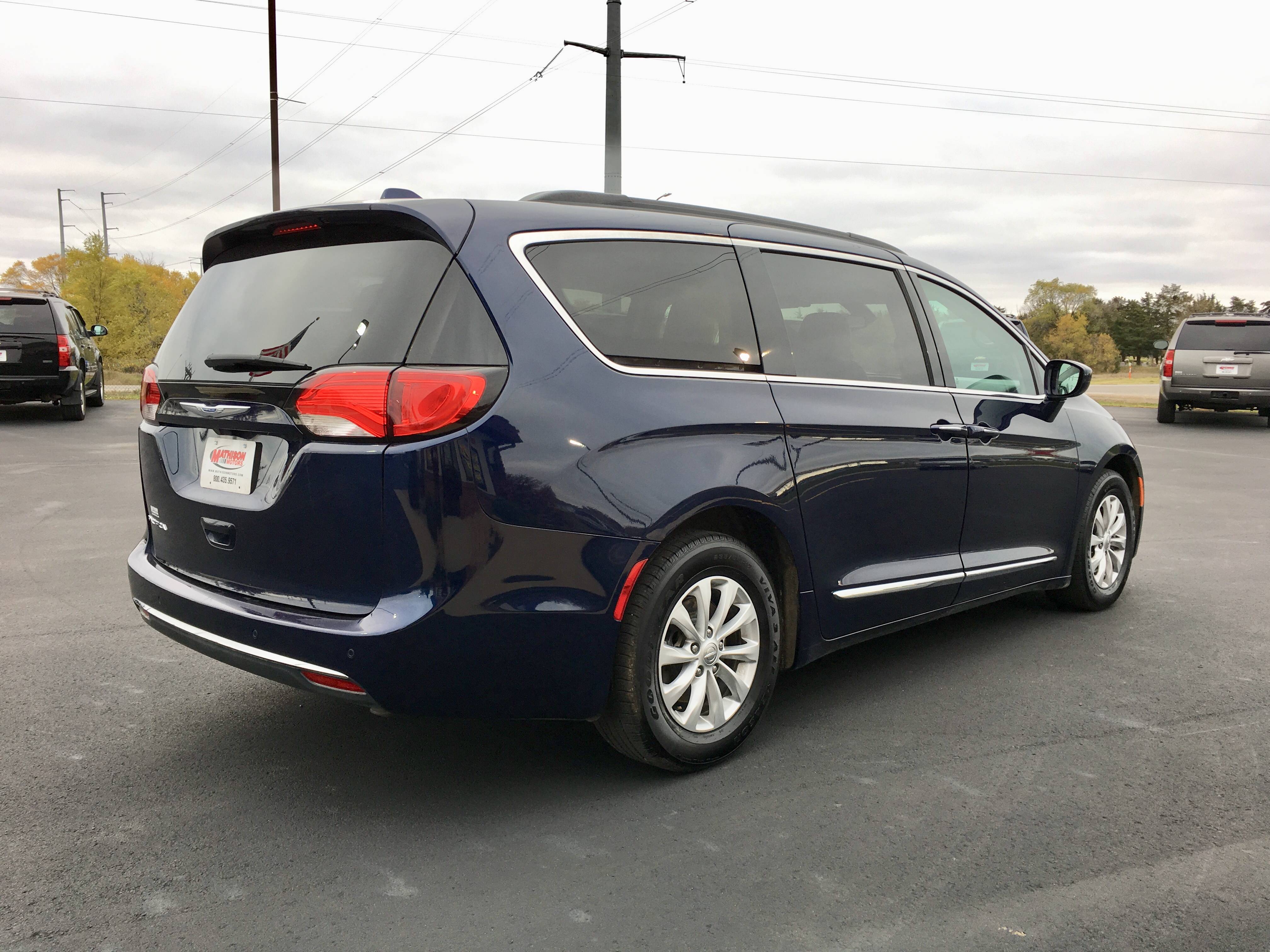 JP Motors Inc DBA Mathison Motors - Used vehicle - Passenger Van CHRYSLER PACIFICA 2017