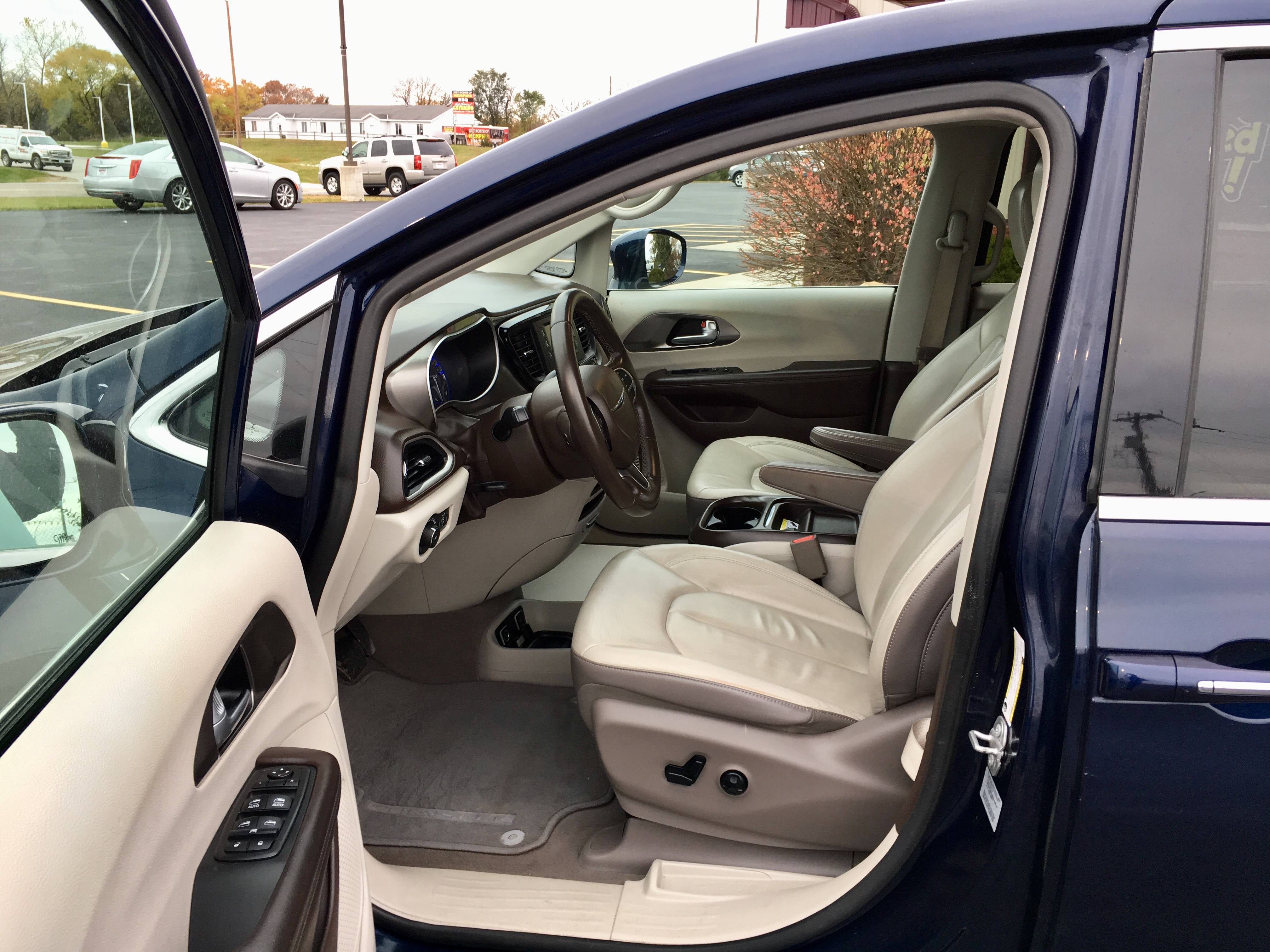 JP Motors Inc DBA Mathison Motors - Used vehicle - Passenger Van CHRYSLER PACIFICA 2017