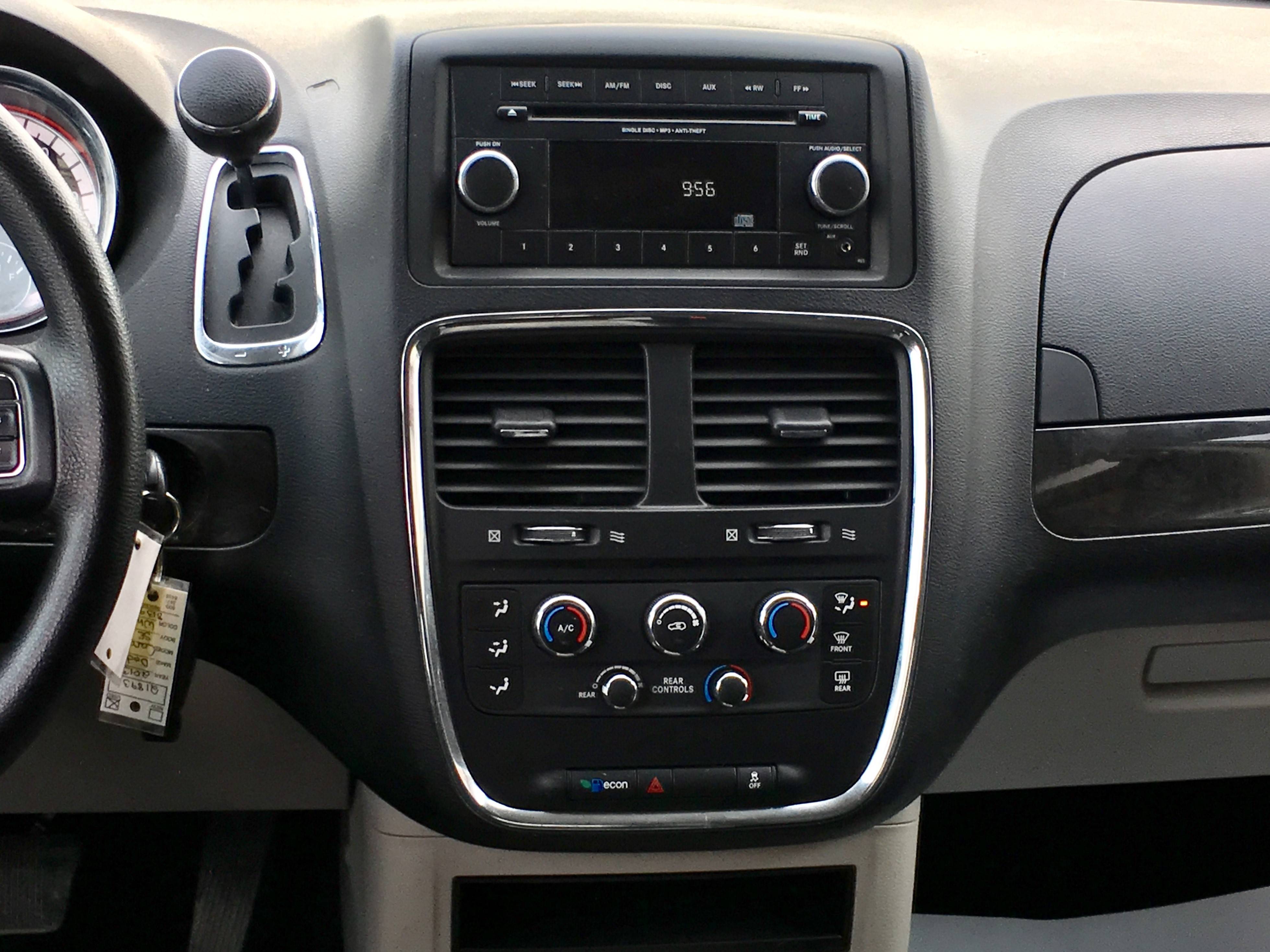 JP Motors Inc DBA Mathison Motors - Used vehicle - Passenger Van Dodge Grand Caravan 2013