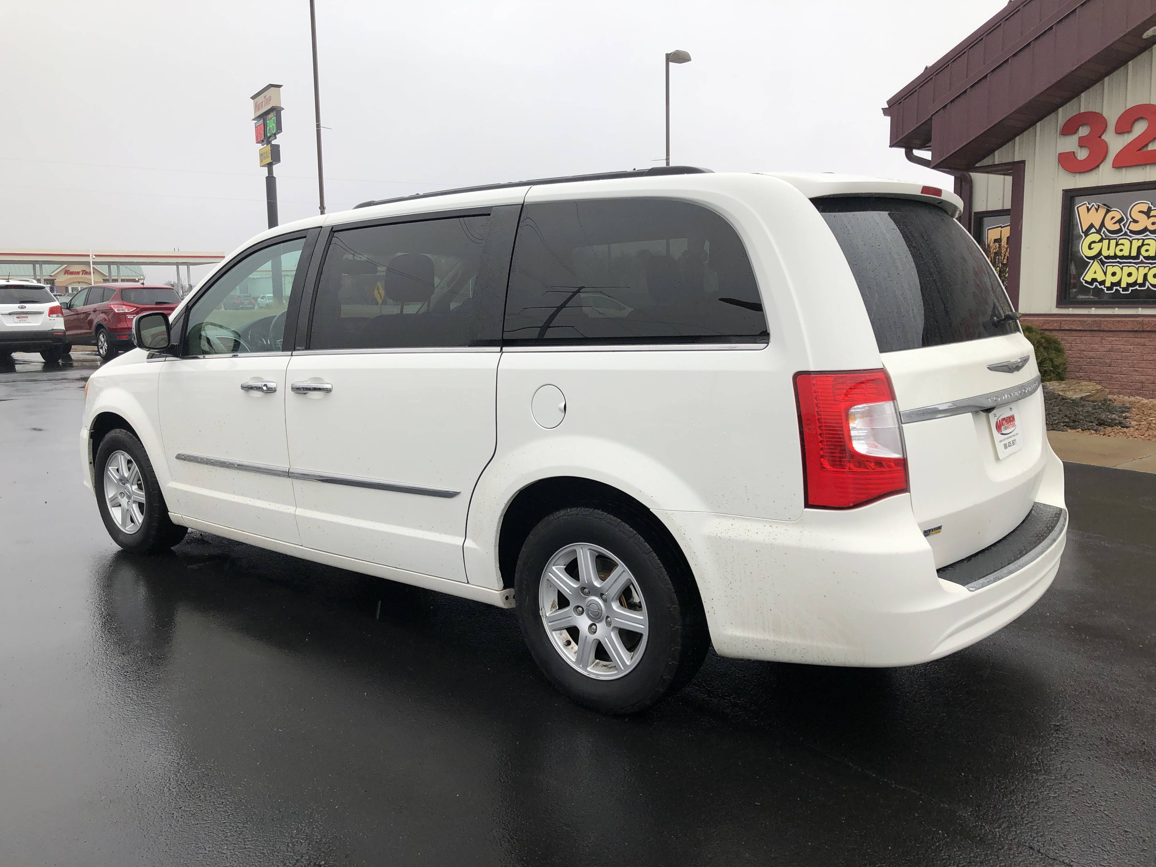 JP Motors Inc DBA Mathison Motors - Used vehicle - Passenger Van Chrysler Town AND Country 2012
