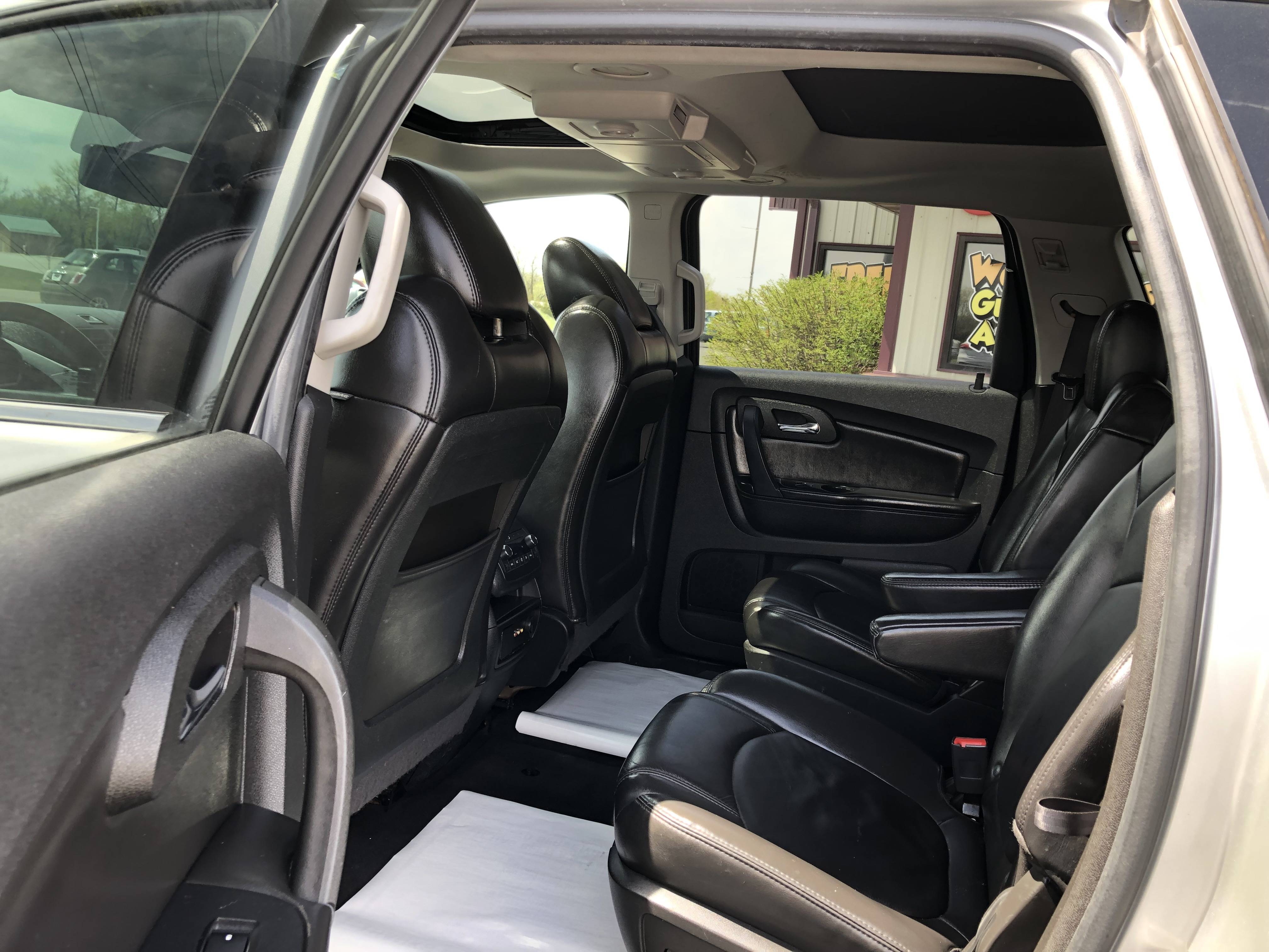 JP Motors Inc DBA Mathison Motors - Used vehicle - SUV Chevrolet Traverse 2010