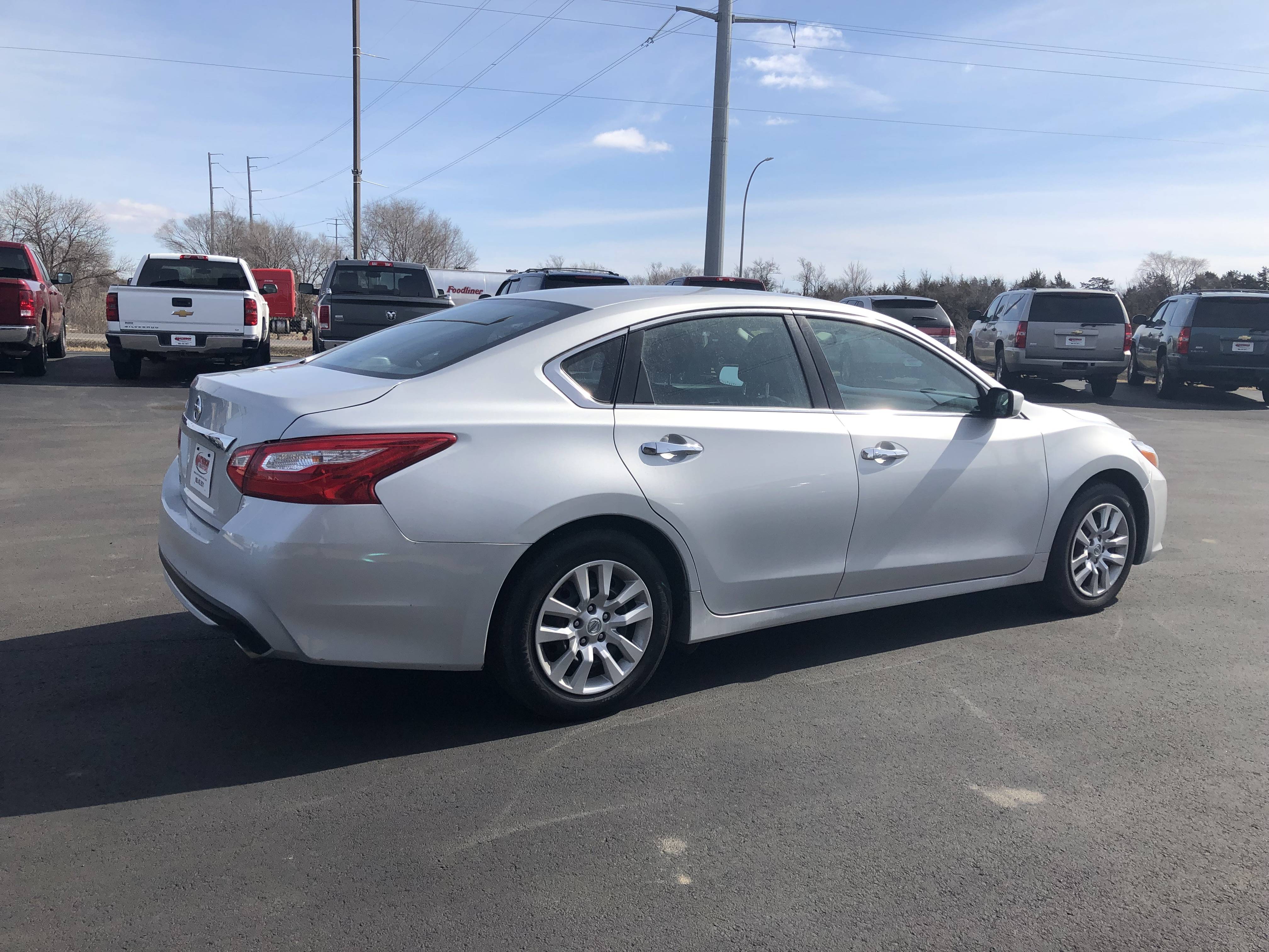 JP Motors Inc DBA Mathison Motors - Used vehicle - Sedan Nissan Altima 2016