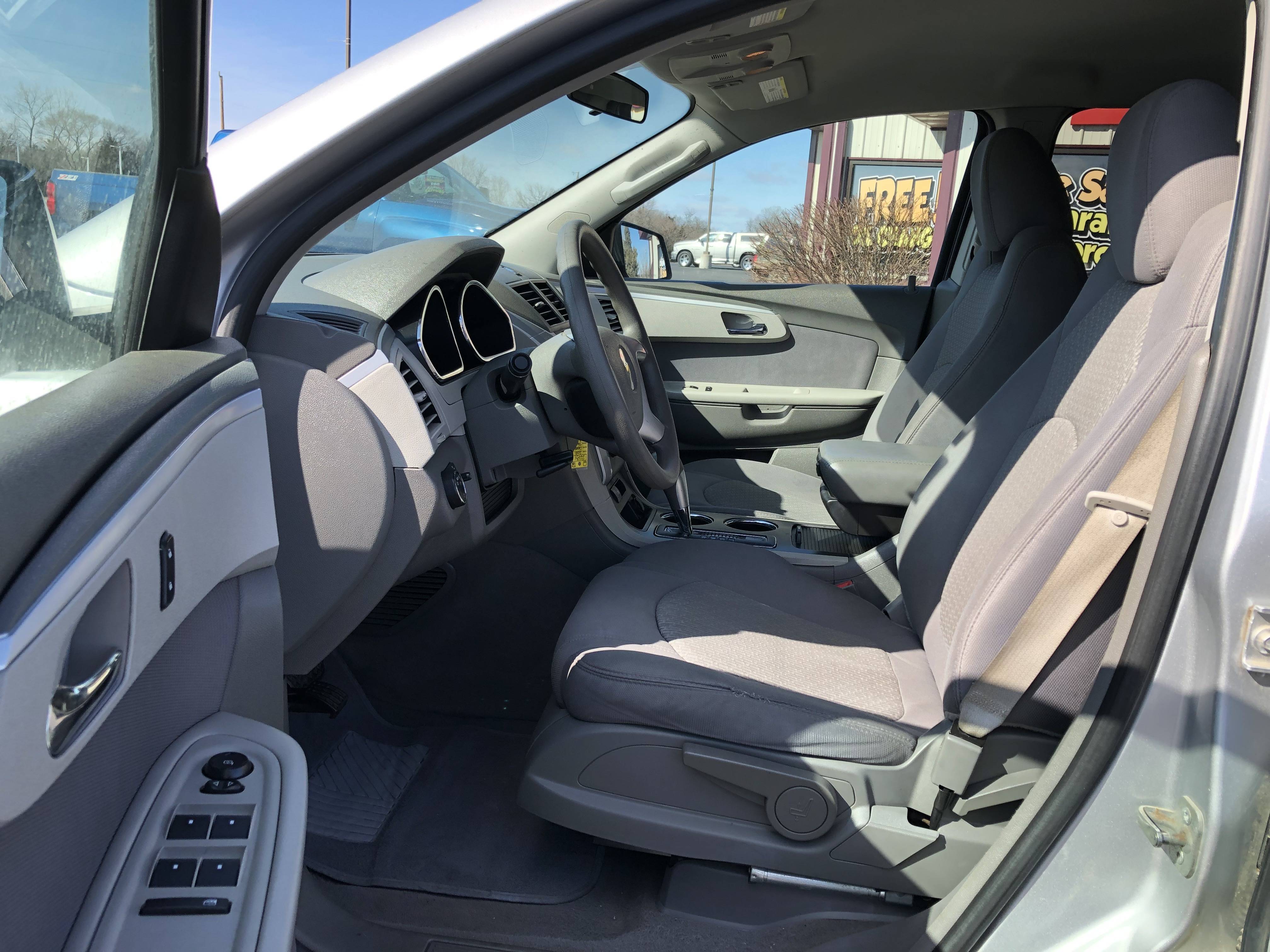 JP Motors Inc DBA Mathison Motors - Used vehicle - SUV Chevrolet Traverse 2010